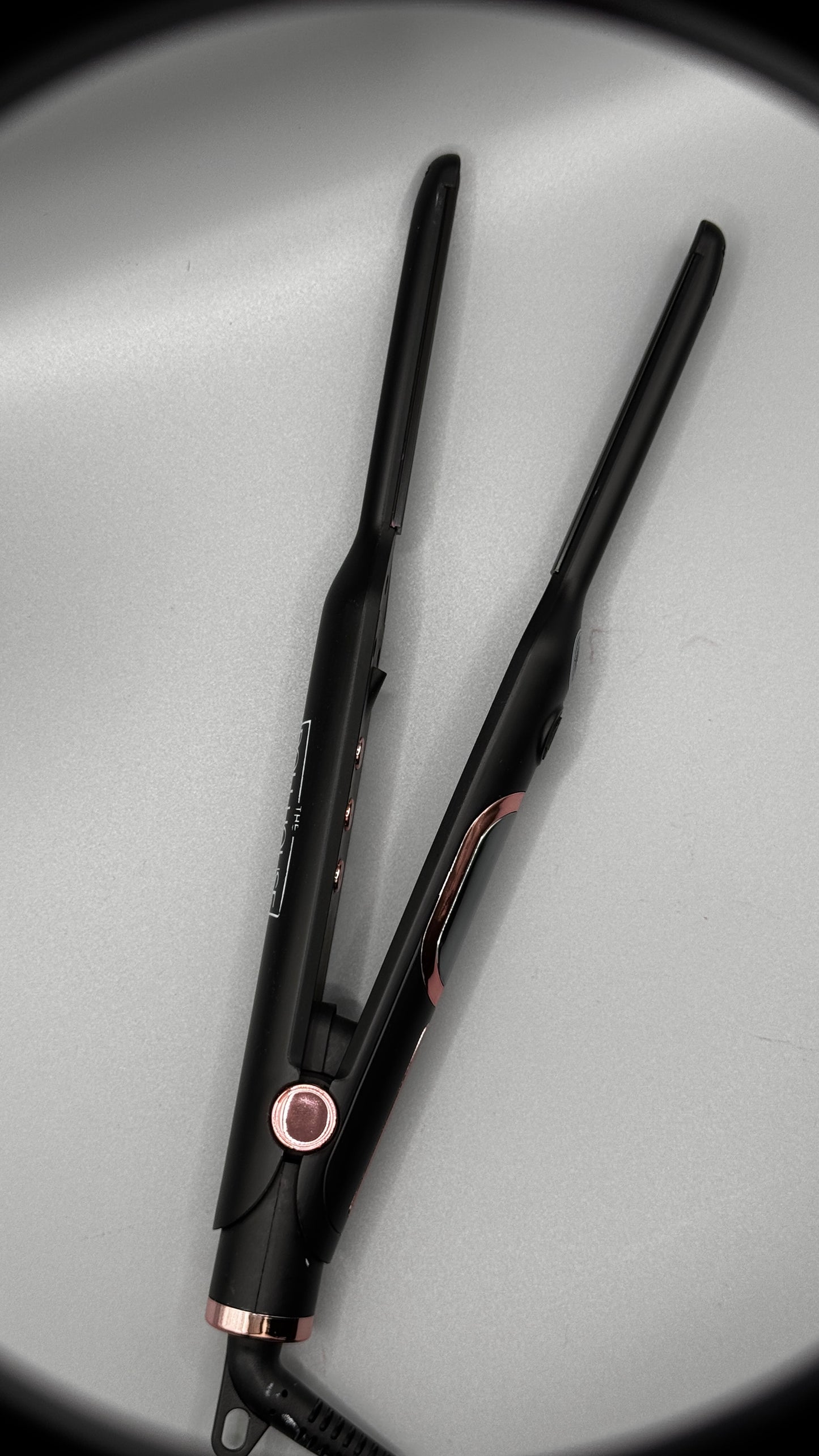 The DollHouse Pro Sleek Flat Iron (1cm – 410°F) – Precision & Edge Perfection