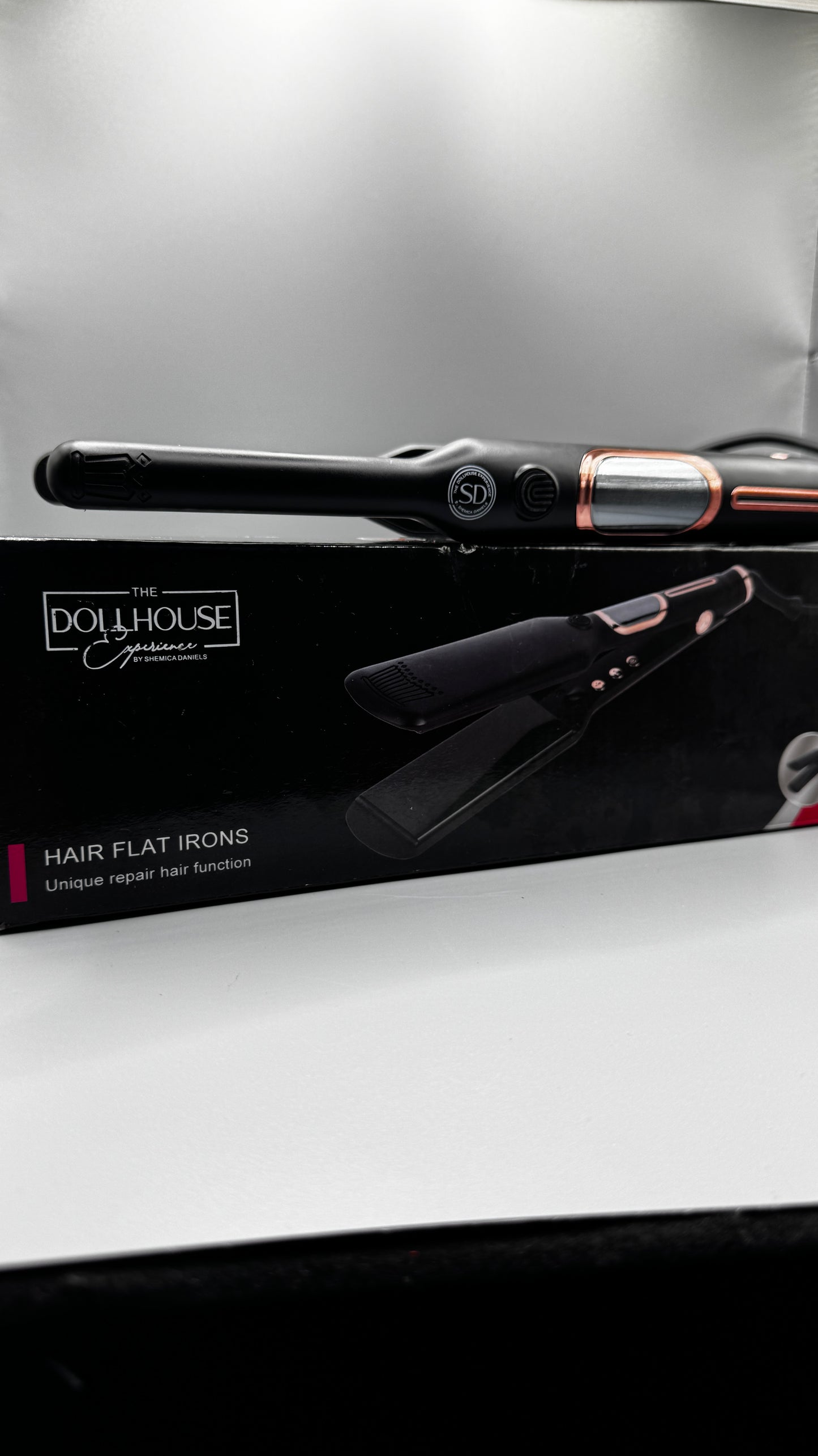 The DollHouse Pro Sleek Flat Iron (1.3cm – 430°F) – Everyday Sleek & Versatility